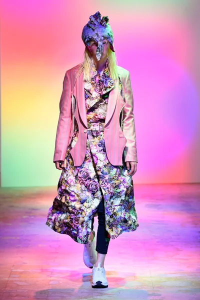 Look 29
